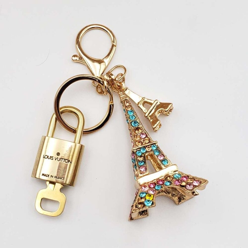 Louis Vuitton Gold Lock 🔒 Authentic LV Key + Unbranded Eiffel Tower Bag Charm - Picture 6 of 8